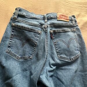 Levi’s Wedgie Straight Jeans
